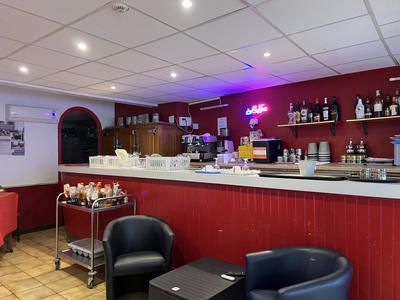 Propriété - 400 m² - 16 pièces