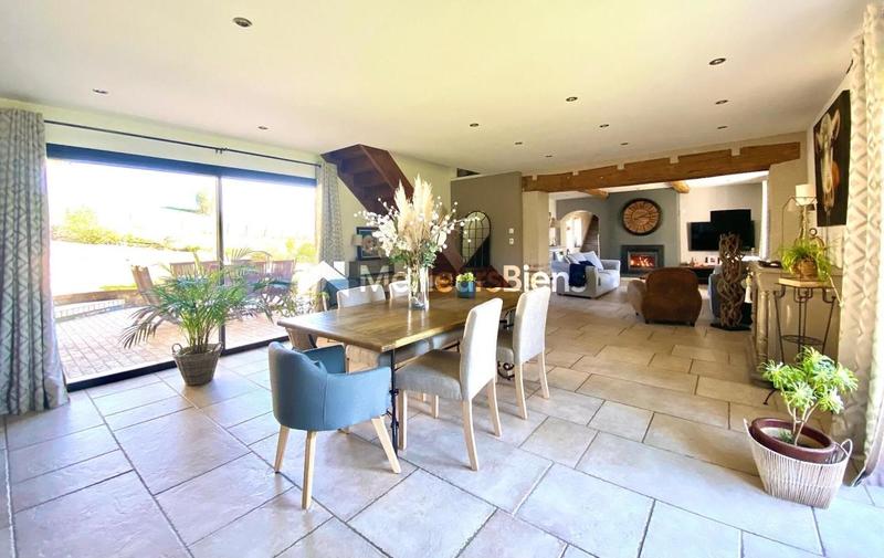 Corps de ferme - 225 m² - 7 pièces