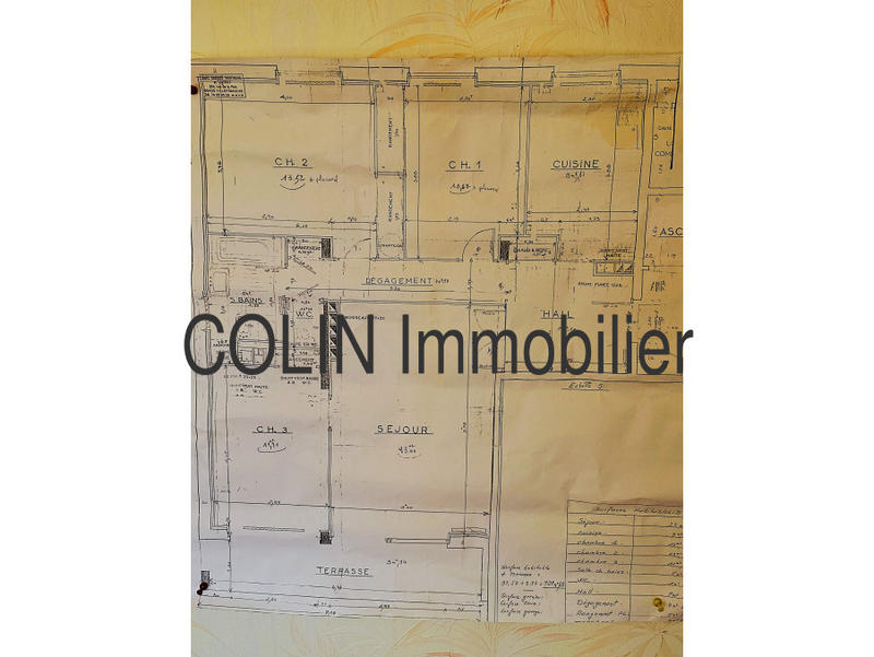 Appartement - 90 m² - 4 pièces