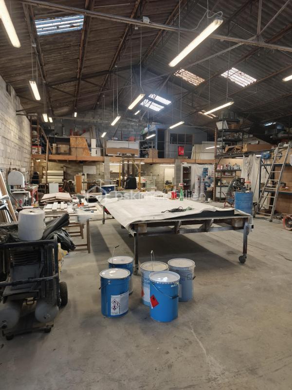 Entrepôt - 438 m² - 1 pièce