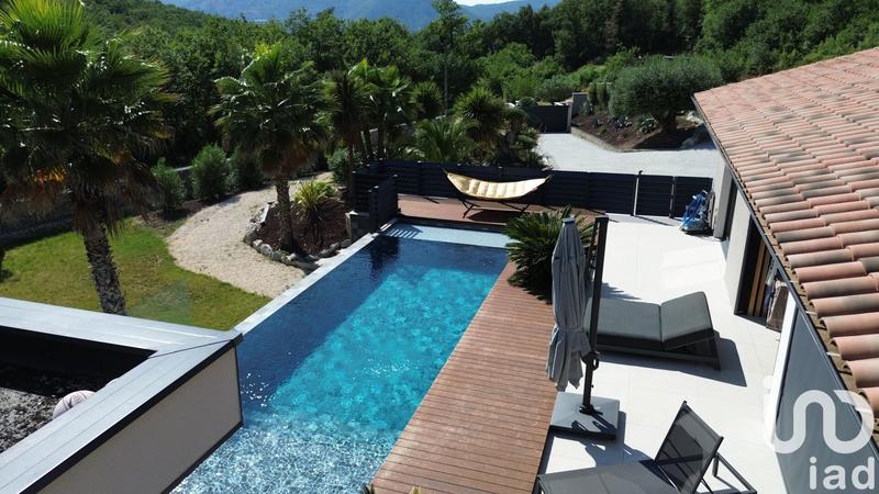 Maison - 158 m² - 5 pièces