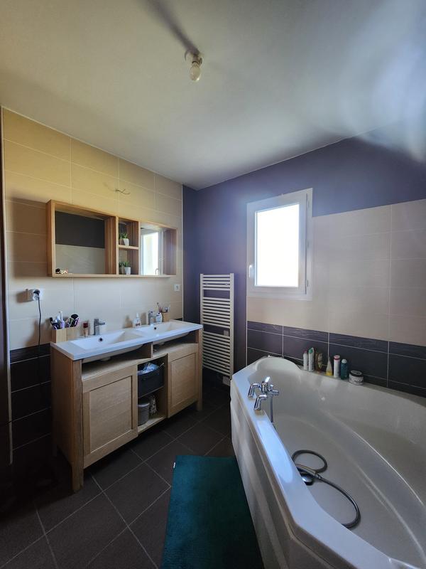 Maison - 95 m² - 5 pièces