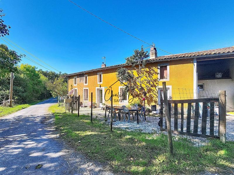 Maison - 260 m² - 5 pièces