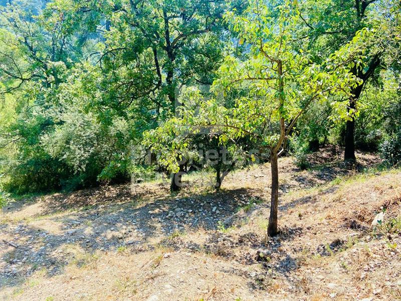 Terrain constructible - 1 400 m²