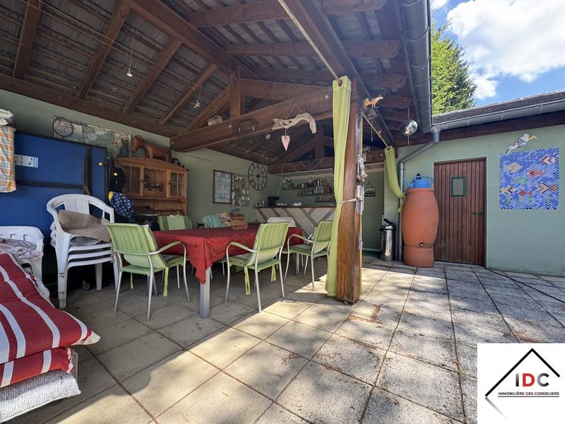 Maison - 418 m² - 10 pièces