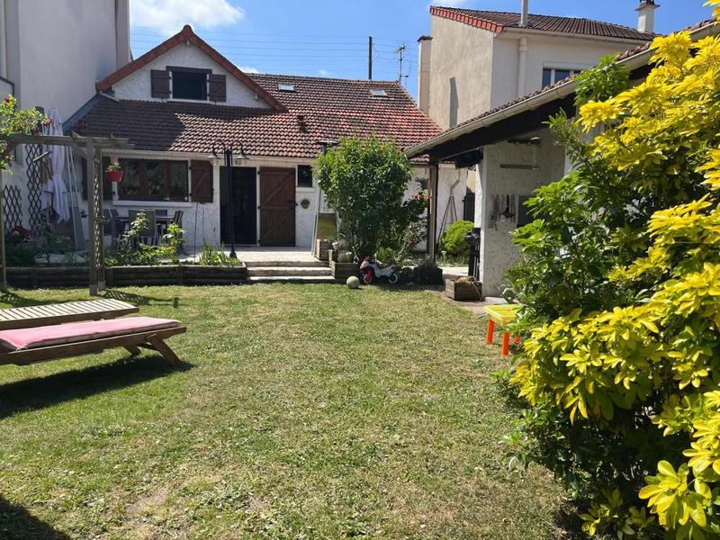 Maison - 121 m² - 5 pièces