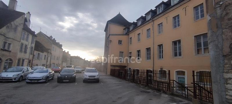 Bureau - 150 m² - 9 pièces