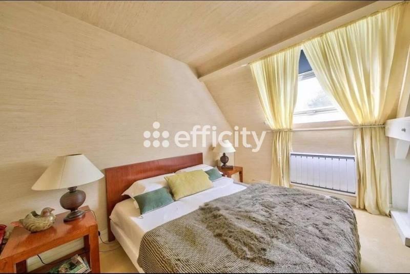 Appartement - 152 m² - 5 pièces