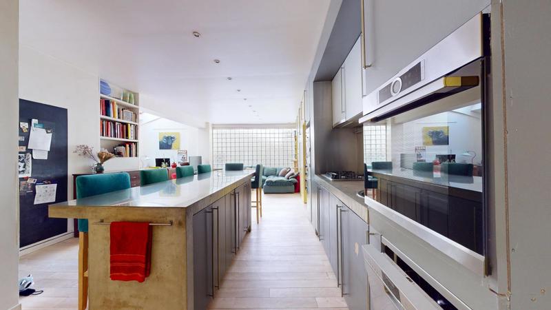 Loft - 104 m² - 5 pièces