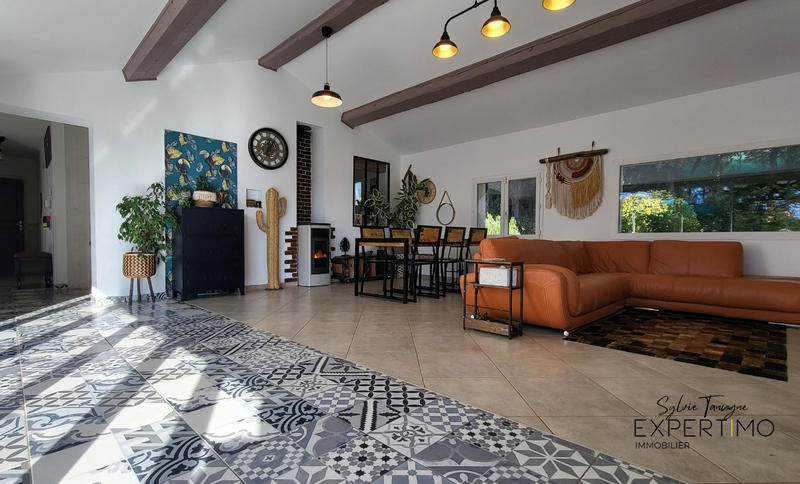 Maison - 305 m² - 11 pièces