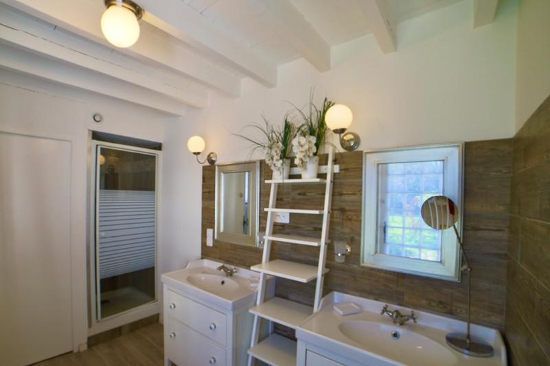 Maison - 484 m² - 12 pièces