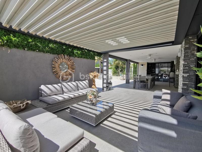 Villa - 202 m² - 10 pièces