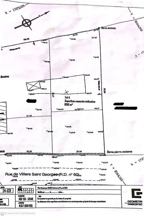 Terrain constructible - 1 050 m²