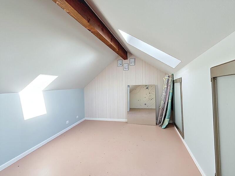 Maison - 90 m² - 5 pièces