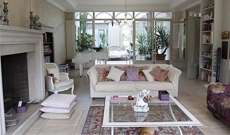 Maison - 316 m² - 8 pièces