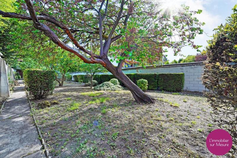 Maison - 215 m² - 8 pièces