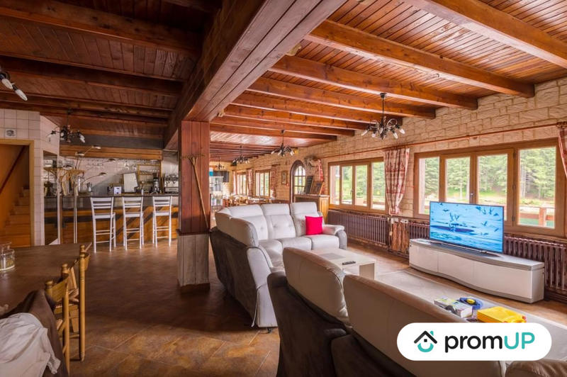 Maison - 600 m² - 17 pièces