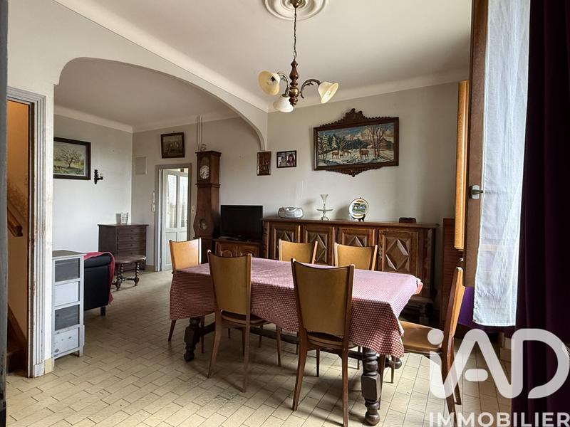 Maison - 273 m² - 9 pièces