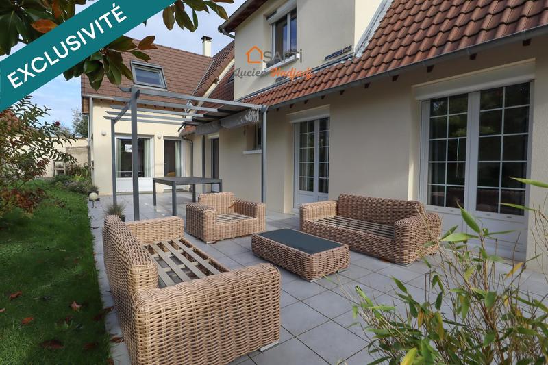 Maison - 170 m² - 9 pièces