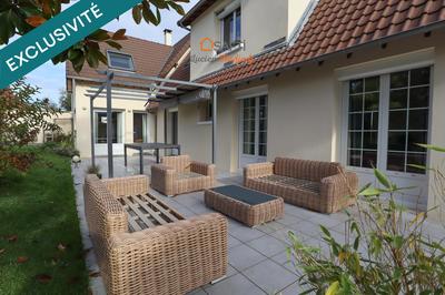 Maison - 170 m² - 9 pièces