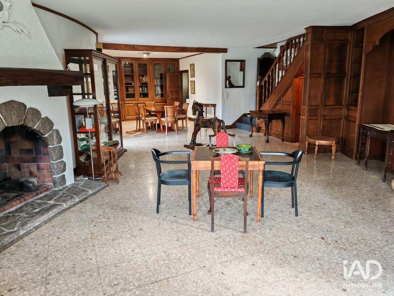 Maison - 209 m² - 6 pièces
