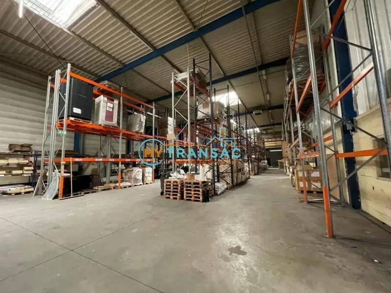 Local d'activités - 3 699 m²