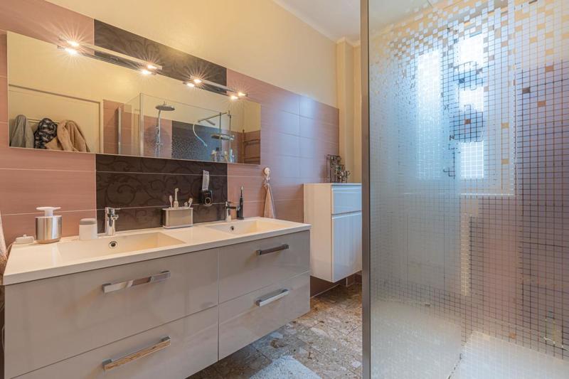 Maison - 194 m² - 7 pièces