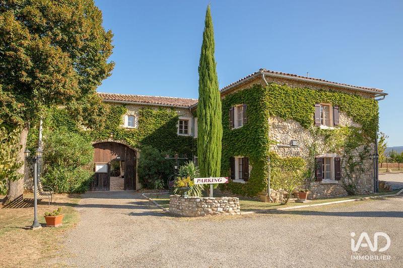 Local commercial - 1 200 m² - 5 pièces