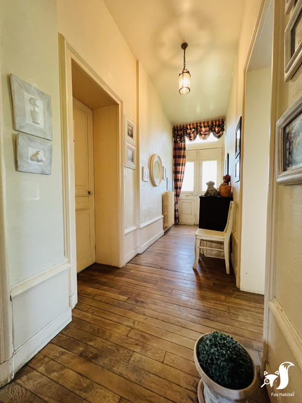 Maison traditionnelle - 182 m² - 6 pièces