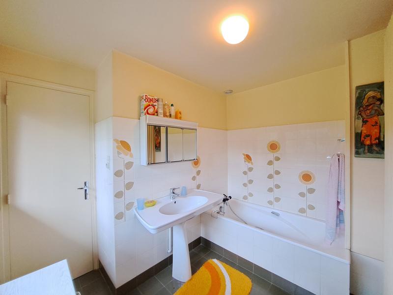 Maison - 248 m² - 9 pièces