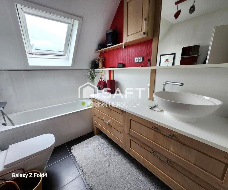 Maison - 215 m² - 8 pièces