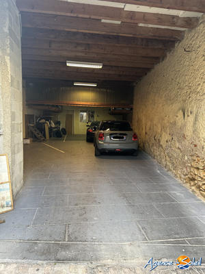 Parking / Garage - 75 m²