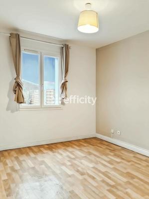 Pavillon - 87 m² - 4 pièces