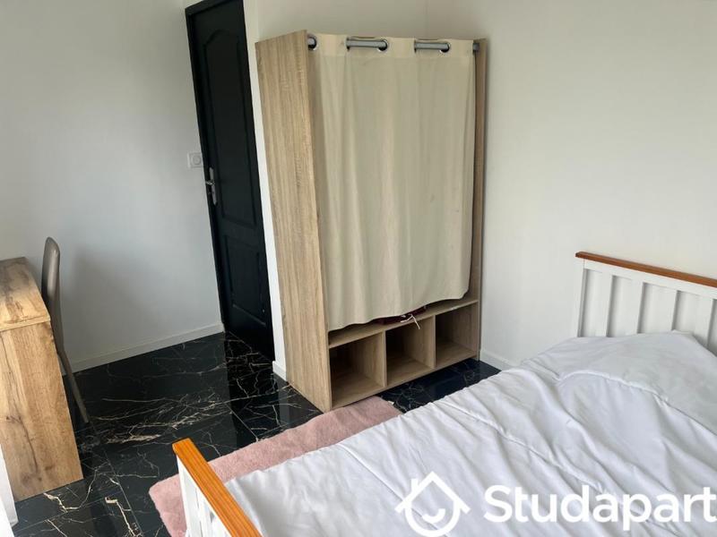 Chambre - 12 m² - 1 pièce