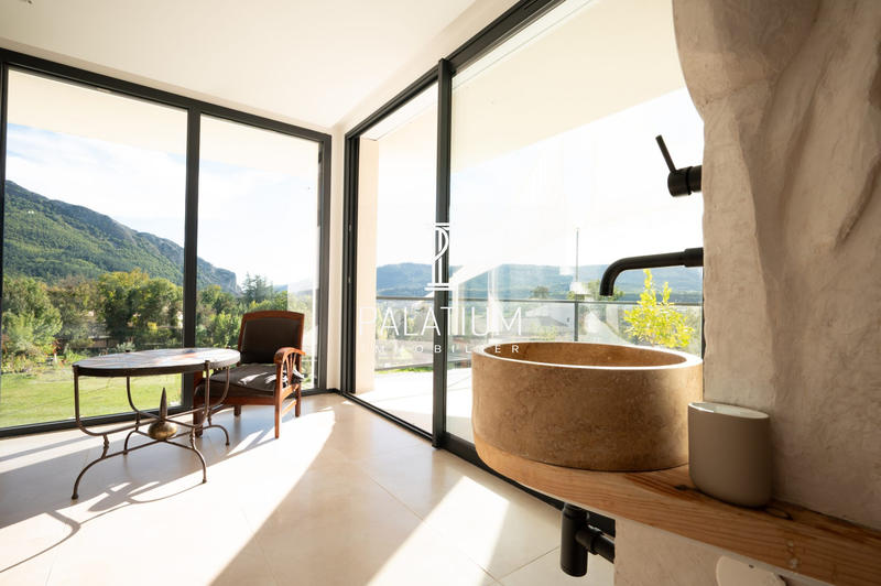 Maison contemporaine - 230 m² - 5 pièces