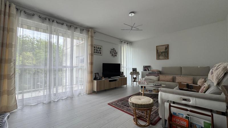 Appartement - 104 m² - 6 pièces