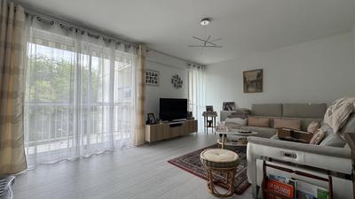 Appartement - 104 m² - 6 pièces