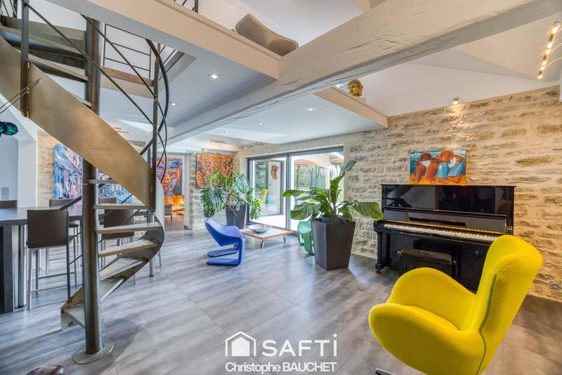 Maison - 213 m² - 6 pièces