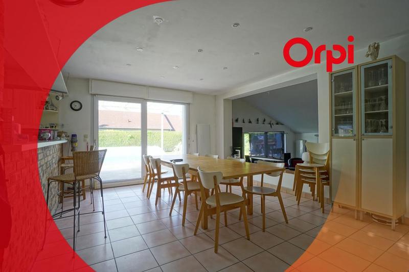 Maison - 220 m² - 6 pièces