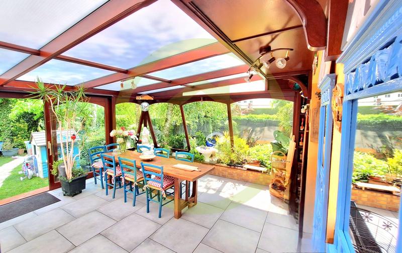 Maison - 173 m² - 9 pièces