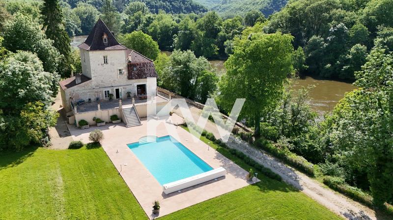 Manoir - 435 m² - 7 pièces