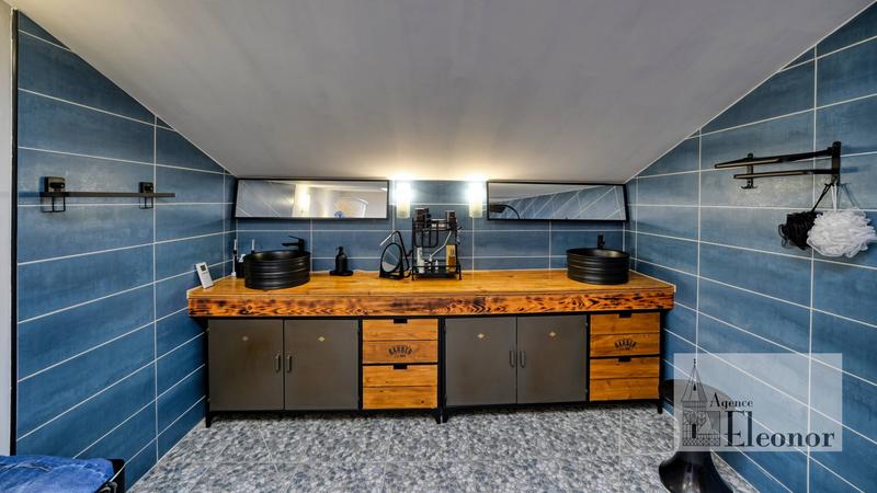 Maison ancienne - 309 m² - 6 pièces