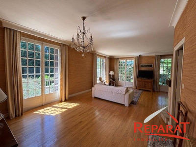 Maison traditionnelle - 187 m² - 6 pièces