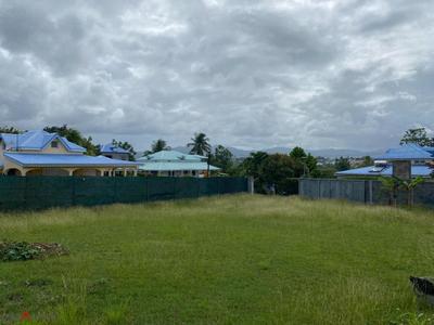 Terrain constructible - 923 m²