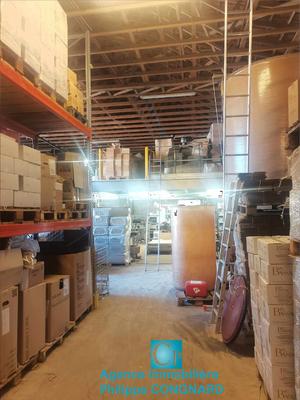 Entrepôt - 330 m²