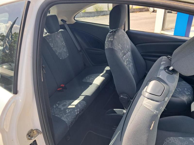 Ford Ka 1.2i essence 70 cv