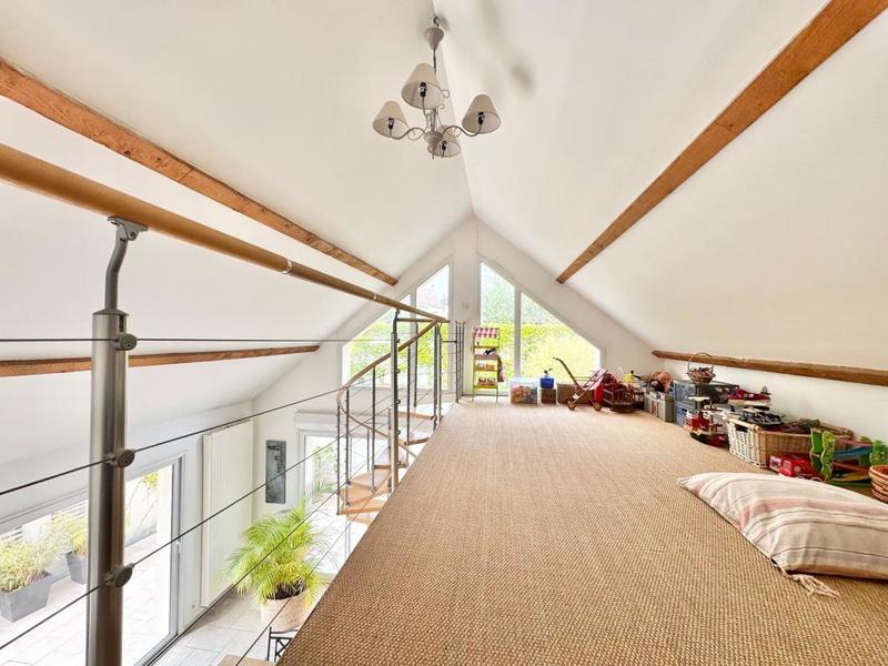 Maison - 186 m² - 8 pièces