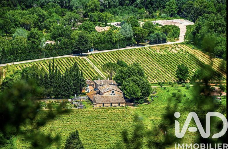 Maison - 817 m² - 5 pièces