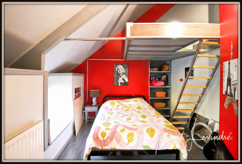 Maison - 202 m² - 9 pièces