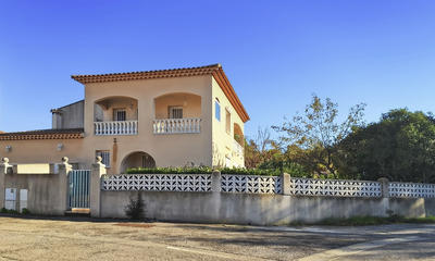 Maison - 216 m² - 9 pièces